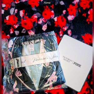 Victoria's Secret Satin Pajama set size Medium NWT